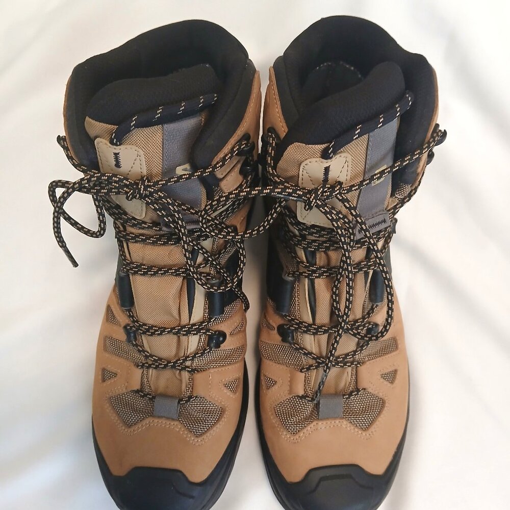 Men's Salomon Quest 4 Gore-Tex hiking books, size 12, like new